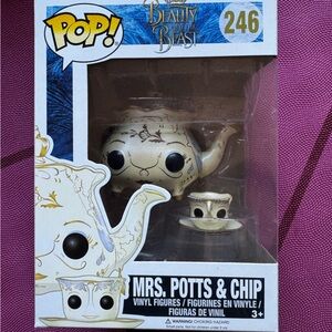 Pop Funko
246 Mrs Potts & Chip 
Newer movie version